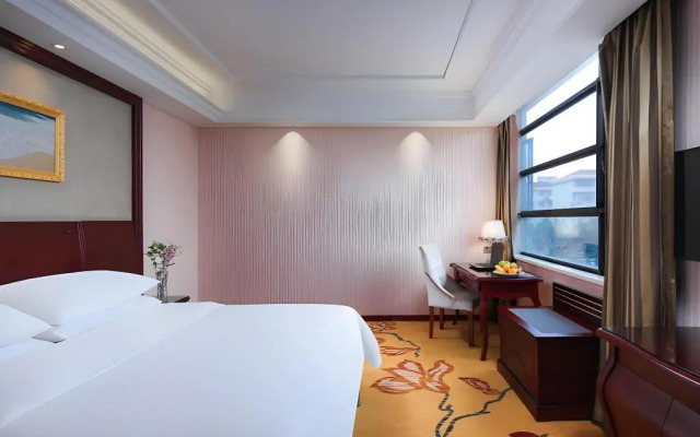 Vienna Hotel (Shanghai Jing'an Gaoping Road)