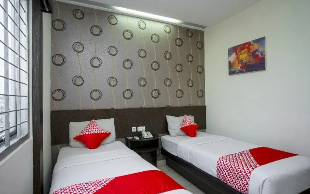 Capital O 1083 Hotel Grand Kartika