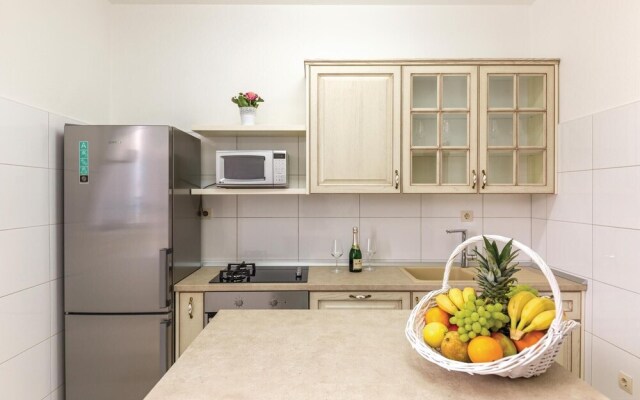 Amazing Home in Tucepi With Wifi and 4 Bedrooms