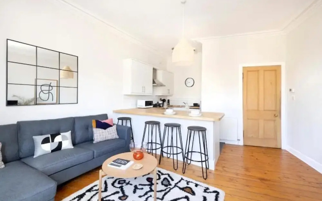 JOIVY Cosy Flat Next to Haymarket