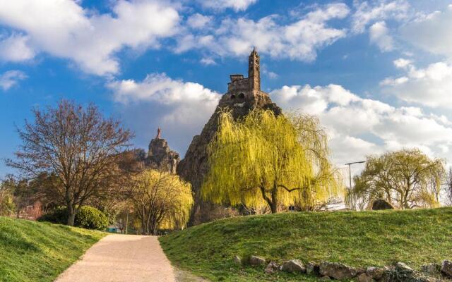 Stationnement gratuit, 2 suites parentales, 2 SDB, 3WC, Cuisine équipée