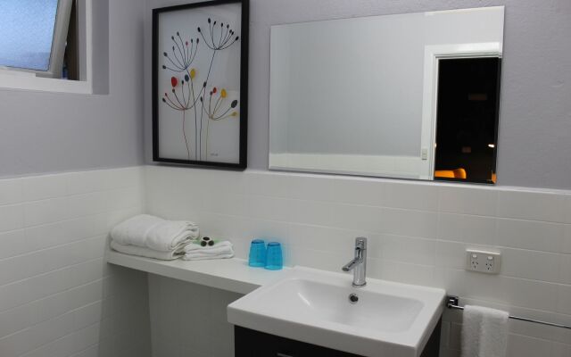 The Oriana Orange - Retro Hotel & Resort