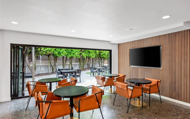 Clarion Pointe Mount Vernon - Burlington