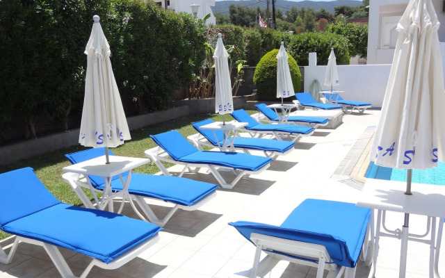 Michalis Studios & Apartments