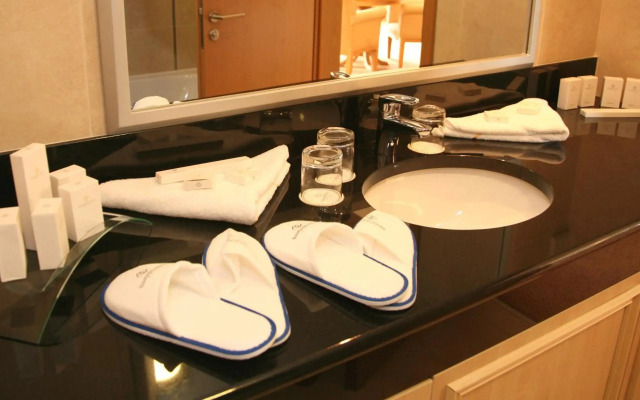 Diamond Coast Hotel