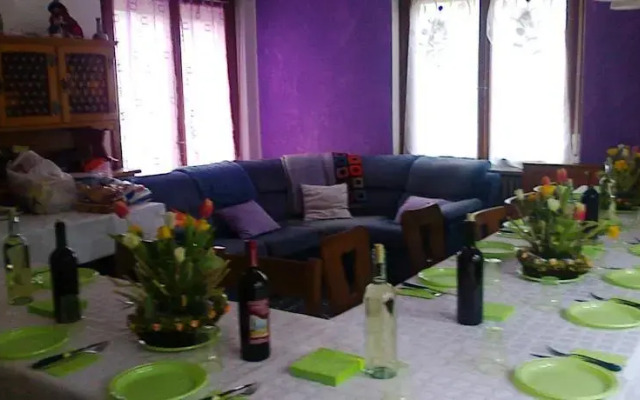 Mac House