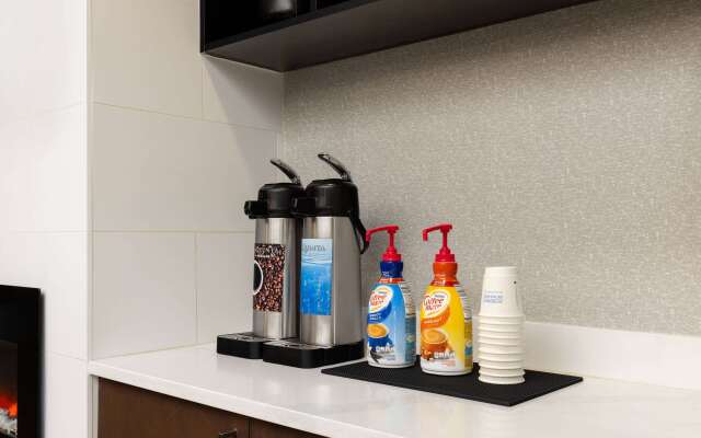 La Quinta Inn & Suites by Wyndham Santa Clarita - Valencia