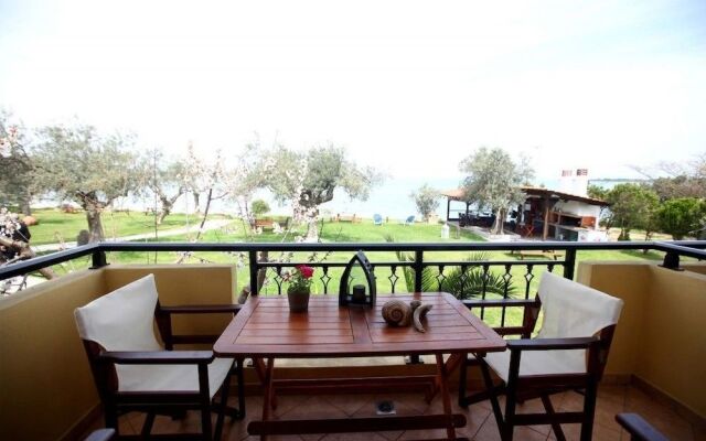 Anna Karra Studios & Apartments