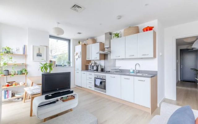 Funky 1BD High-rise Flat W/city Views, Angel!