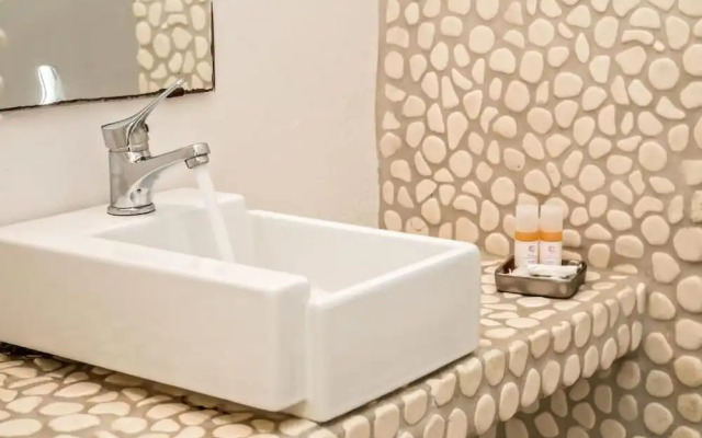 Onar Hotel and Suites