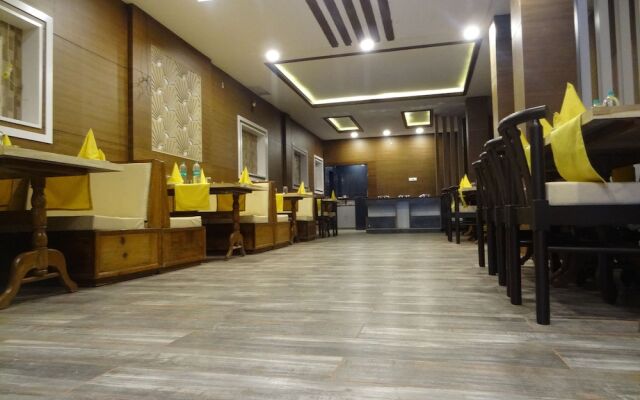 Kamakshi Residency by Royal Collection