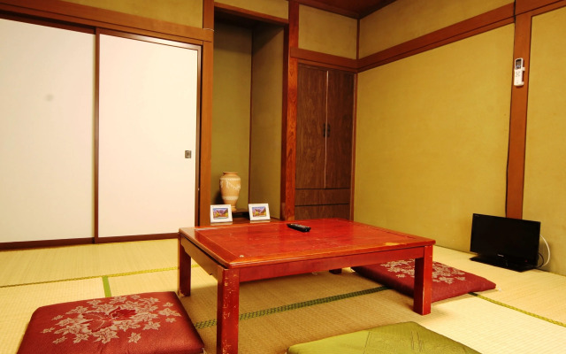 Guesthouse Tomoshibi - Hostel