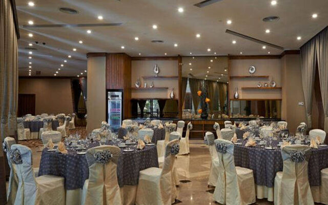 Renaissance Kuala Lumpur Hotel & Convention Centre