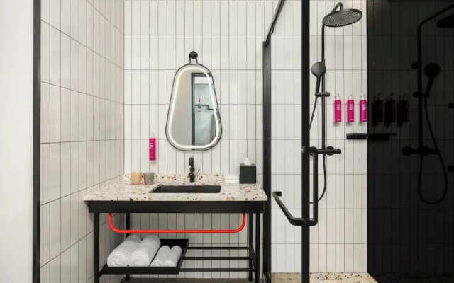 Moxy Suzhou City Centre