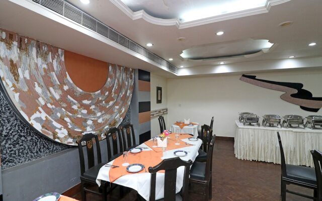 OYO 22269 Hotel Landmark Plaza