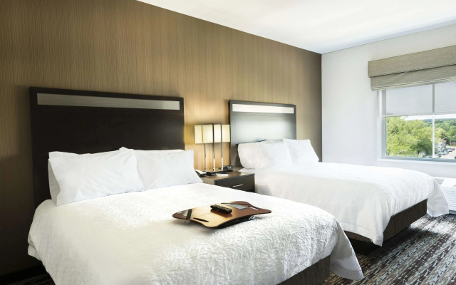 Hampton Inn & Suites Portsmouth Downtown