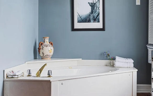 Stone Mountain Manor