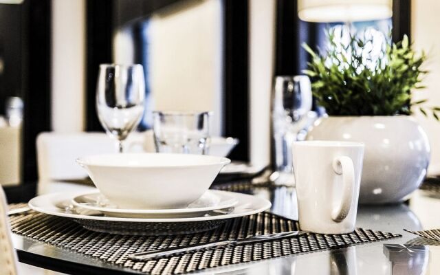 Sky Gardens Sunset River View Netflix Wine Parking