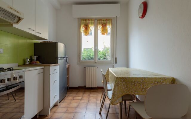 Simplistic Holiday Home in Salò near Lake Beach