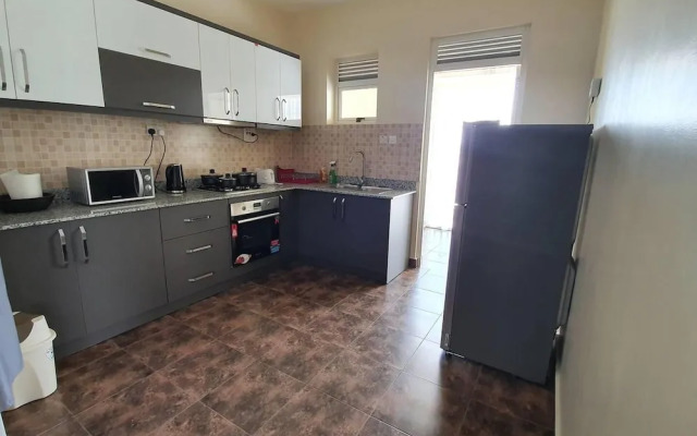 Charming 2-bed Apartment in Kigo