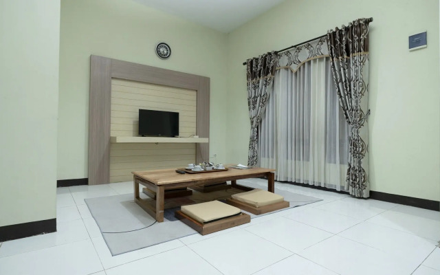 Aleyra Hotel and Villa Garut