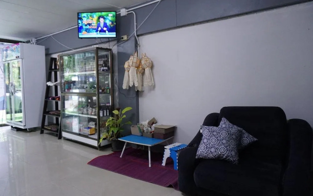 OYO 723 Lamphun Hostel