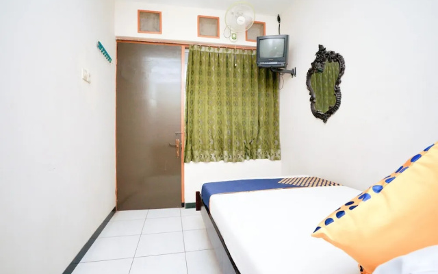 OYO Life 2090 Ratna Backpacker Syariah