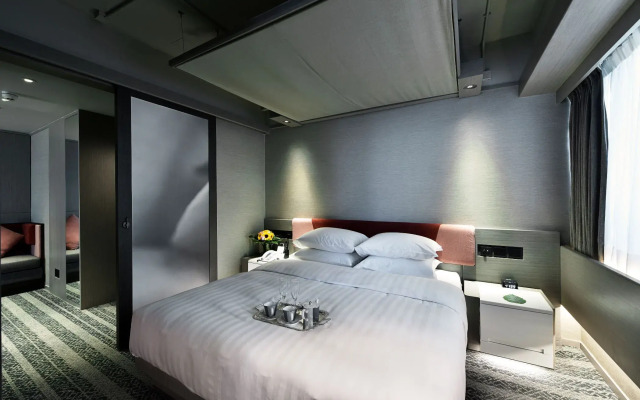 Xi Hotel