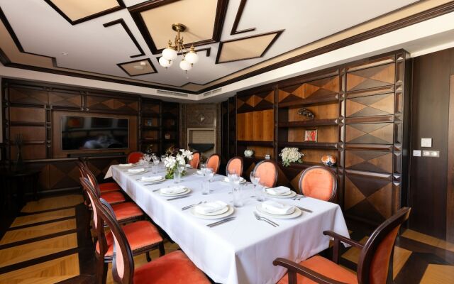 Armaco Residence