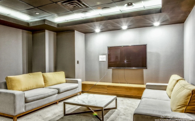 New Modern - DT King W Spacious 3BR