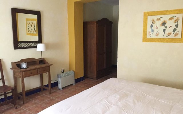 Cortijo Carrillo Bed & Breakfast