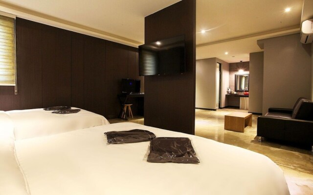 Icheon Boutique XYM