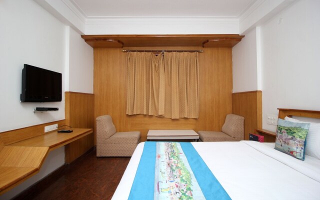 OYO 8646 Hotel Pioneer