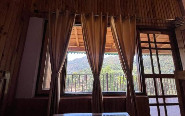 Goroomgo Wooden Umbrella Bhimtal