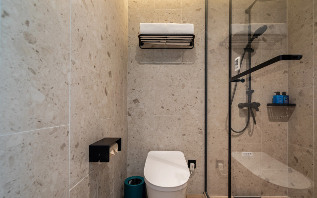 Ni Hao Hotel (Anyang Linzhou Changan Road)