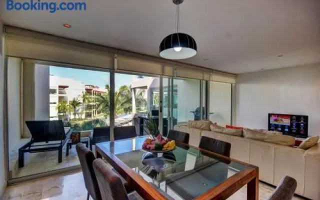 EL208 Elements Condos