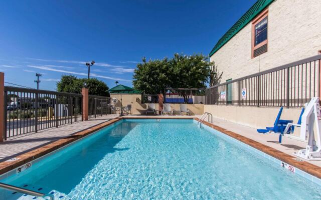 Quality Inn Hixson - Chattanooga