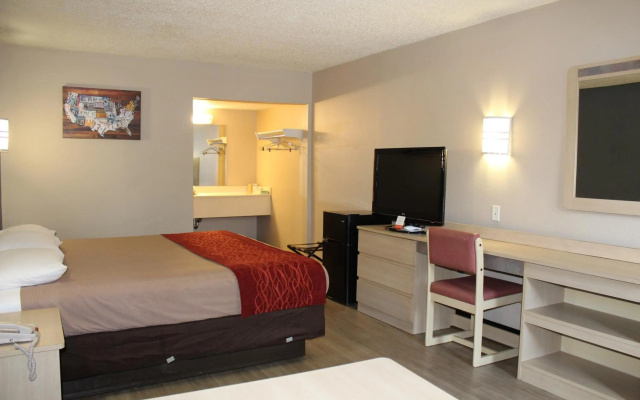 Econo Lodge Paducah West I-24