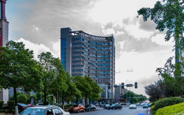 Jun Du Holiday Hotel (Changshan Lugu Meixi Lake)