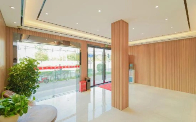 Yuebanwan Fashion Hotel (Shanghai Fishery Road Baoshan Garden City Branch)