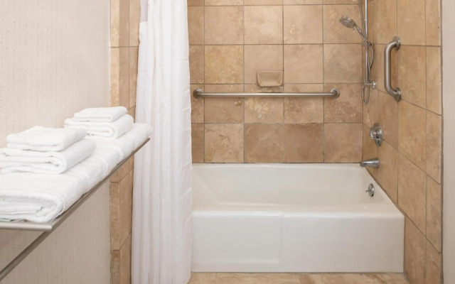 Holiday Inn Portland - Columbia Riverfront by IHG