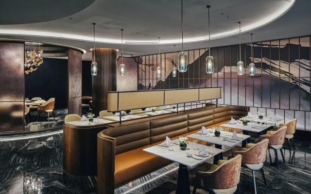 Hualuxe Chongqing Wushan by IHG