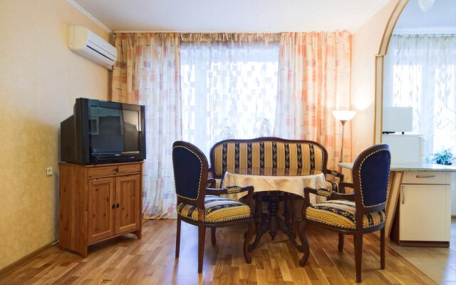 LikeHome Apartments Polyanka