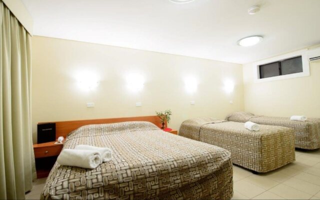 Liberty Plains Motor Inn