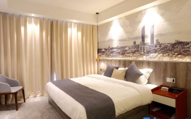 Xiamen Baihaishu Hotel (Huanghua Beach, Huandao Road)