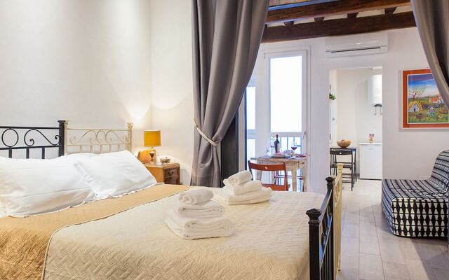 Santa Croce Apartment