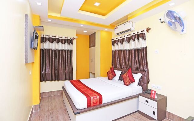 OYO 9975 Hotel Asmeet