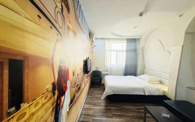 Diamond Fashion Hotel(Hebi changfeng road)