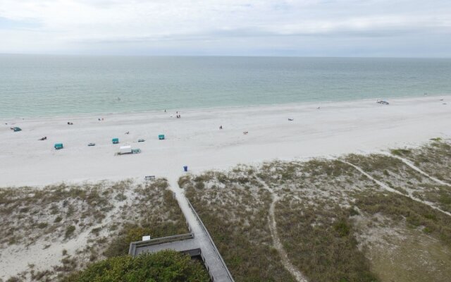 Cozy 5th Floor Waterview Condo