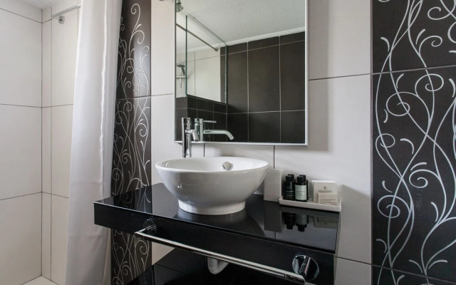 UPSTREET Modernized & Spacious 2BD Apartment in Chalandri